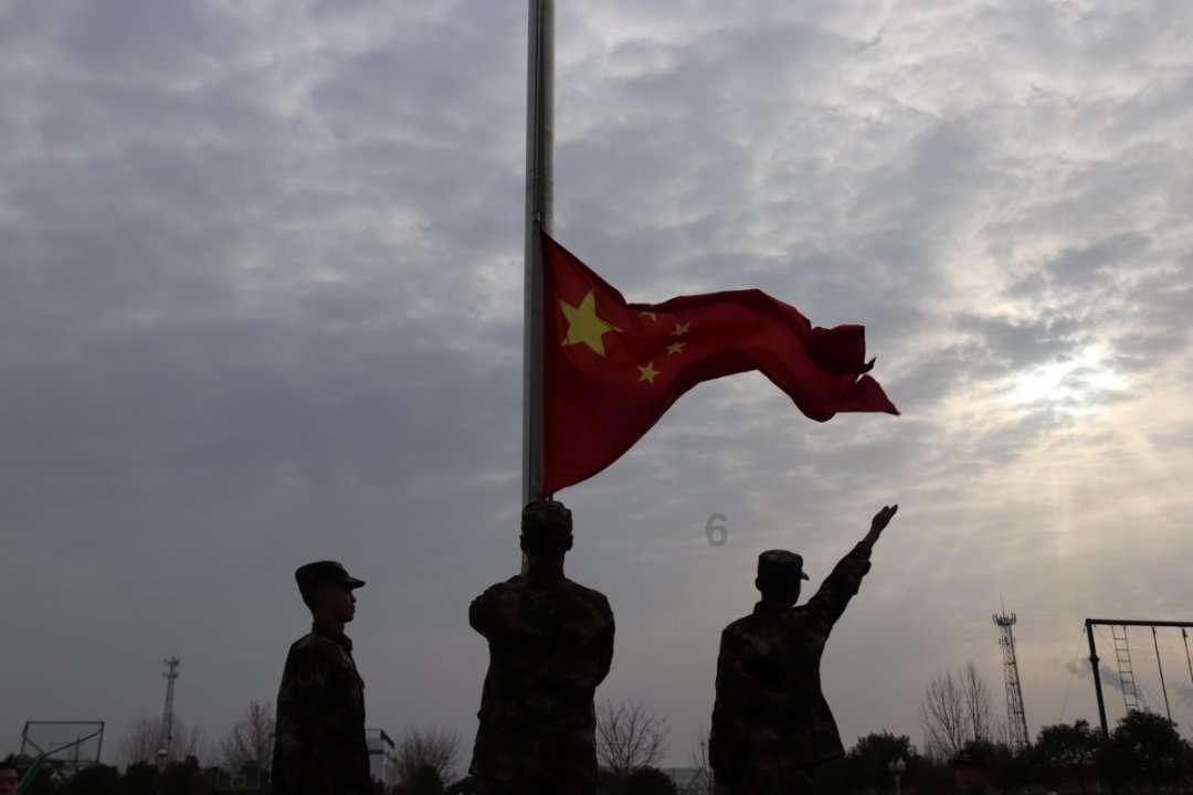 小僵尸射飞鸟