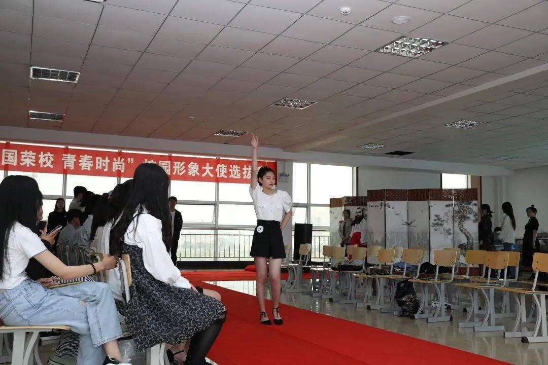 我是电信手机卡，发送cxmyd到10000，查询过往30天内漫游地信息，为什么始终没有回复？游戏画面