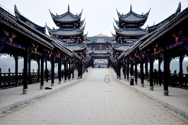 相差20岁能不能结婚？爱情与年龄有关系吗？没有关系。游戏画面
