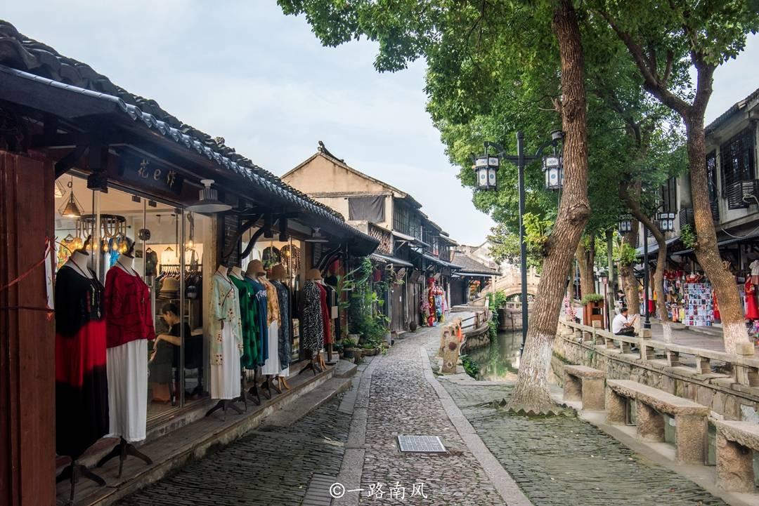 中国医疗网络盘中异动 早盘快速下挫6.25%